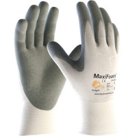 MaxiFoam Premium Gloves are designed to channel oil away.